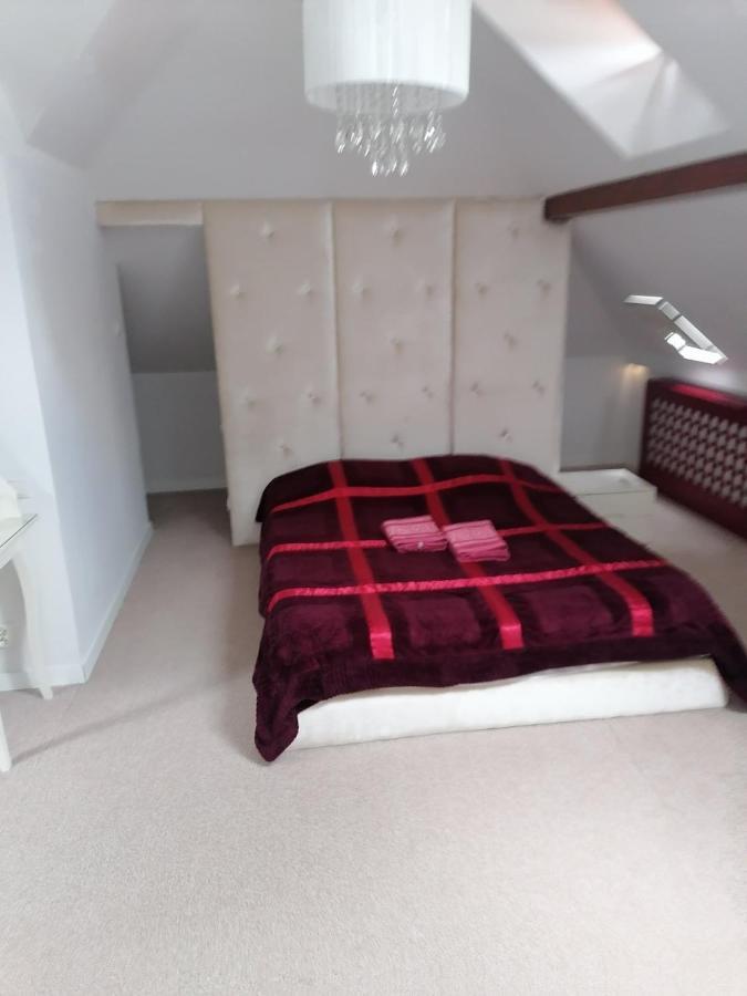 Apartament D-4 *